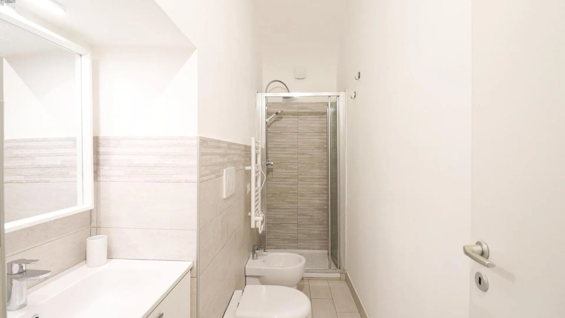 Roma Centro 10 Min - Confortevole Apt - Metro 5 Min Apartment